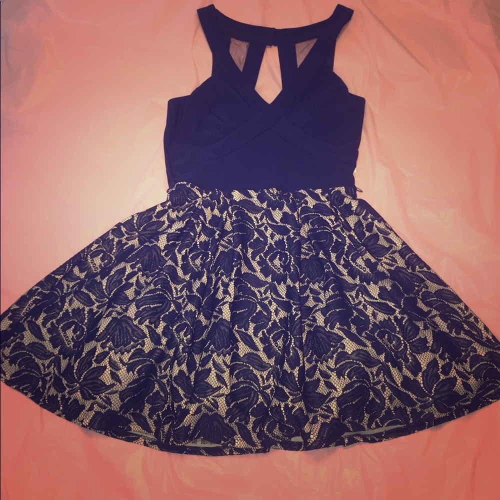 Juniors’ formal dress